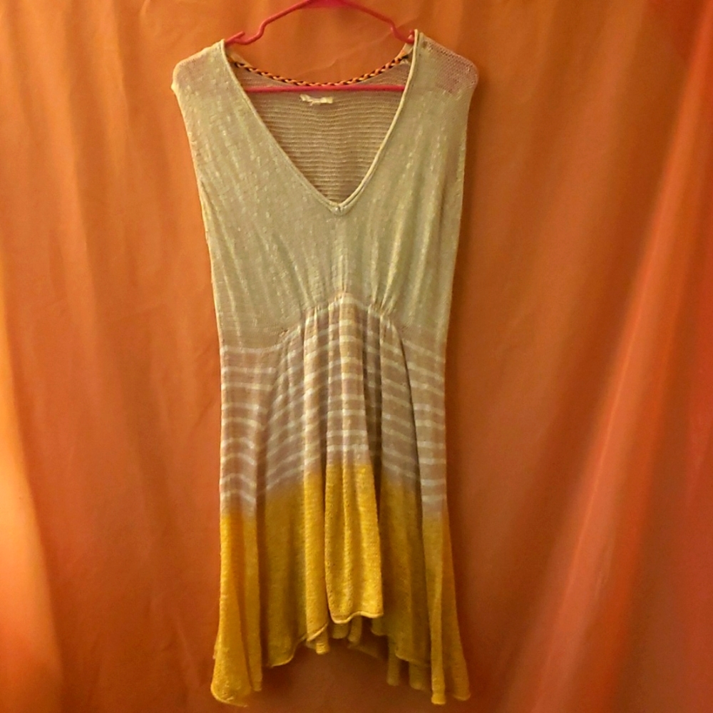 Light hand Knit Sweater Tank
